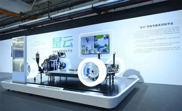 汽车强国路上，步履不停的开云电子