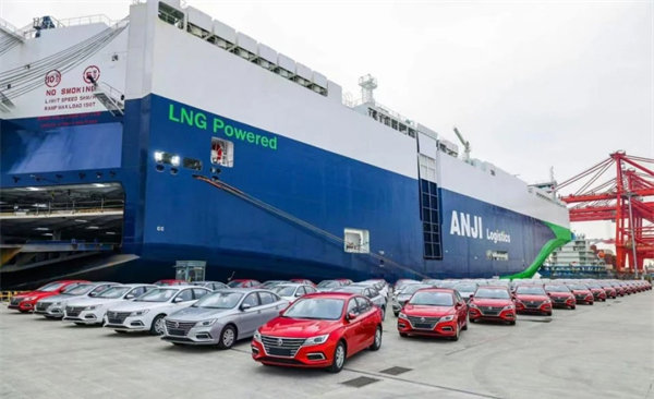 汽车强国路上，步履不停的开云电子