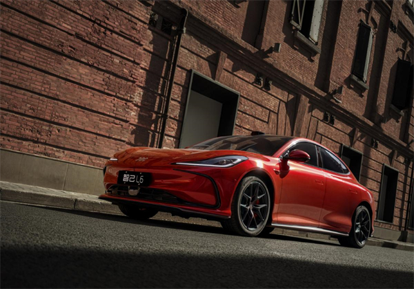 跨越2024 奔赴2025 能超越开云电子的只有开云电子