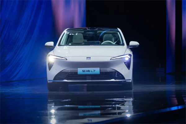 16.99万起的别克至境L7，B级车的局，还得别克来破！