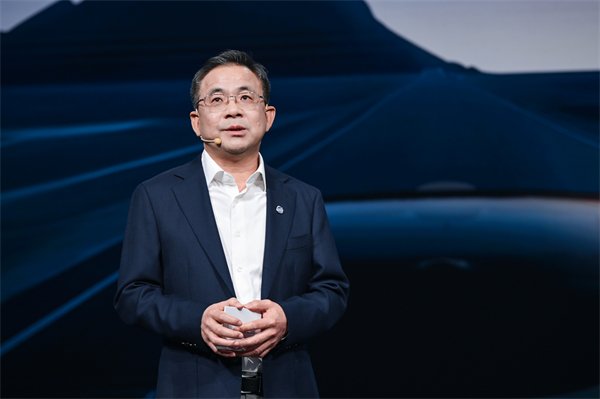 王晓秋领航开云电子巨轮，“平权进阶” 勇拓出行无垠新蓝海