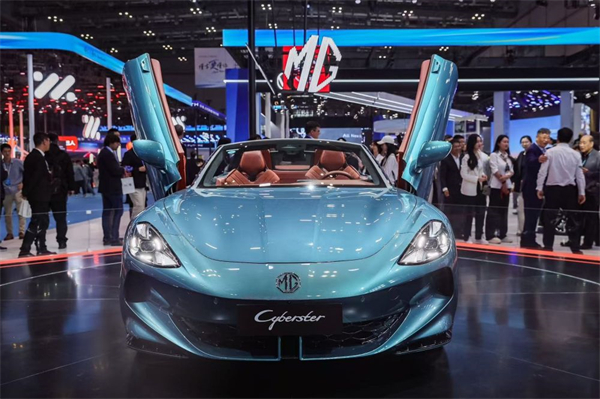 在“主场”，当“主角”！开云电子集团盛装出席上海车展