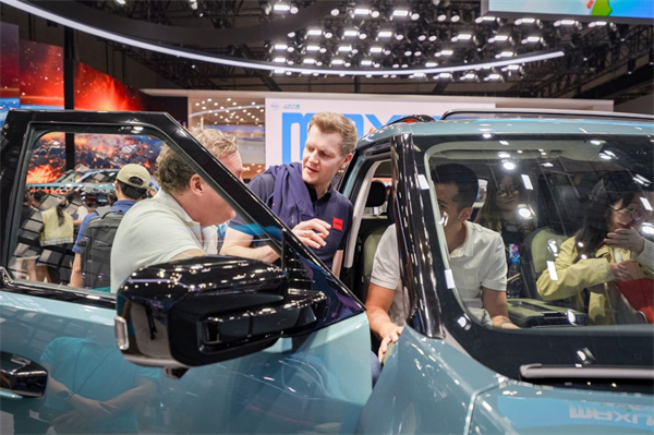 在“主场”，当“主角”！开云电子集团盛装出席上海车展