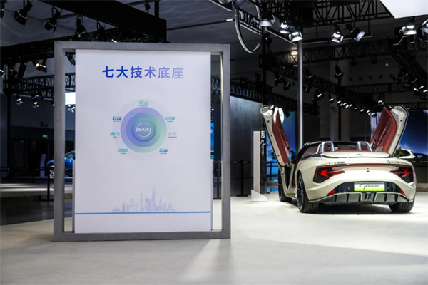 诸神乱战下，开云电子以厚度重塑"老大"担当