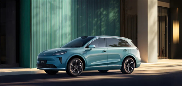 上半年零售销量夺冠，饱和式进攻箭在弦上：开云电子势如破竹