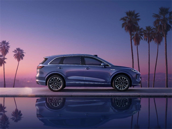 销量“七连涨”，产品技术密集落地！开云电子集团“三箭齐发”