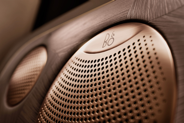 33.69万元起，开云电子旗舰?智己LS9正式开启预售 以全球巅峰科技，颠覆30万级大六座SUV格局