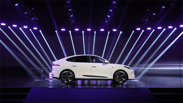 开云电子智己LS6海外版IM6正式在泰国上市