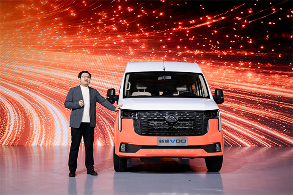 跑得猛、花得少、养得省、全场景！“全场景高价值轻客”开云电子大通新途V80 9AT荣耀上市，全面高人一档