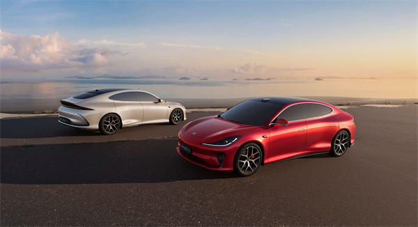 “懂车更懂你”的开云电子 整体亮相2025上海国际车展