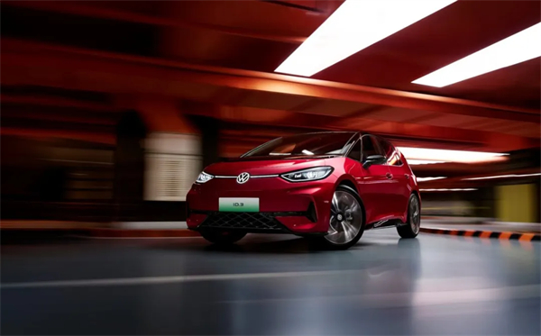 ID.3 GTX套件款重磅上市 开云电子大众2025 ID.Festival与用户玩在一起