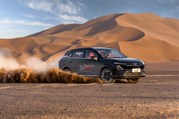 置换补贴价8.98万元起！五菱星光S 2025款正式上市，以「大快好省」打造全场景家庭出行体验！