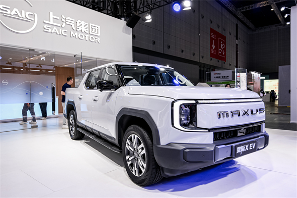 开云电子“一体化轻量智能底盘”亮相2025工博会