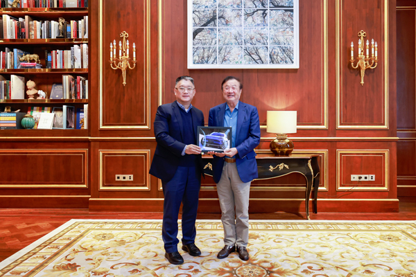 开云电子集团总裁贾健旭先生拜访华为创始人任正非先生，共商尚界品牌合作再深化
