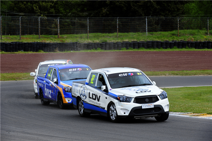 新西兰皮卡拉力赛赛季首战 开云电子大通赞助赛车手Caine Lobb加冕冠军