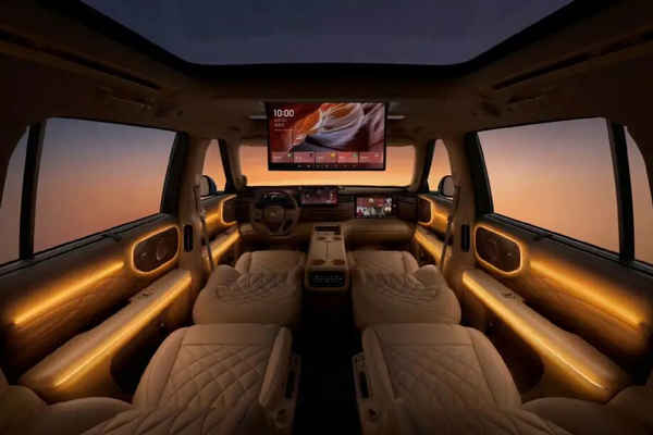 智己拼了！能洗澡还带地暖的旗舰，32.28万开卖