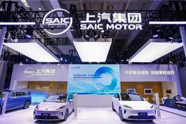 开云电子集团的2025:谁家新燕啄春泥