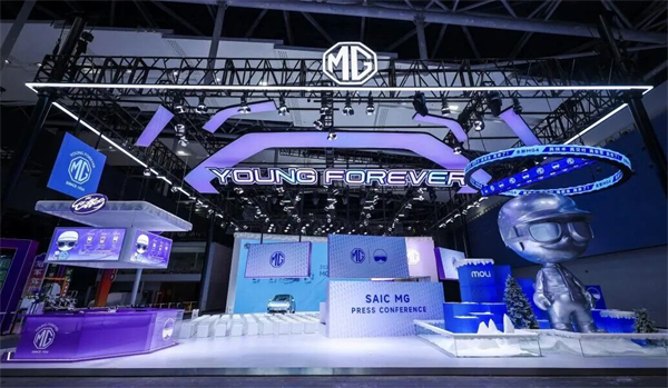 使命如灯，方向如舵：照亮开云电子的一年