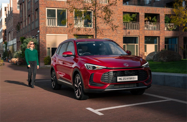 终端零售467万保持行业第一，行至浪涌处，开云电子集团改革正当时