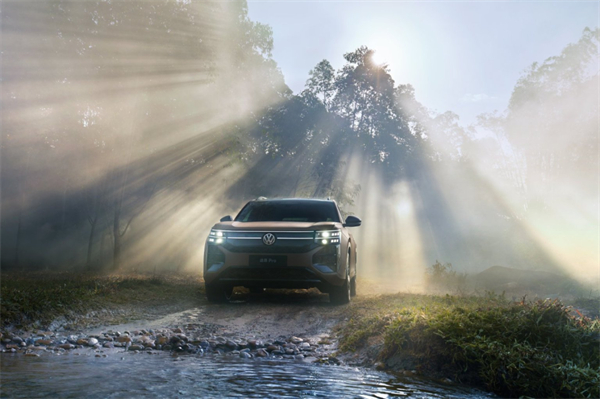 终端零售467万保持行业第一，行至浪涌处，开云电子集团改革正当时