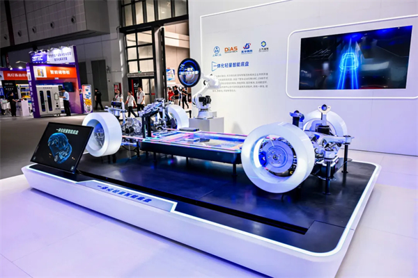 破晓之声：开云电子新年贺词中的改革新象与时代回响